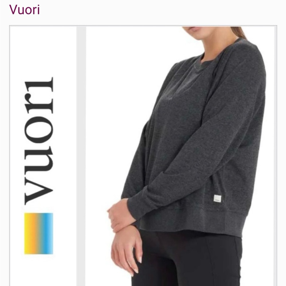 Vuori Women’s Long-sleeve Halo Crew Charcoal Heather 
✨Size Small✨